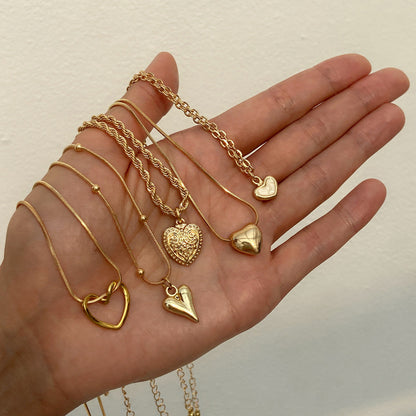 Amoura Tassel Heart Chain Set